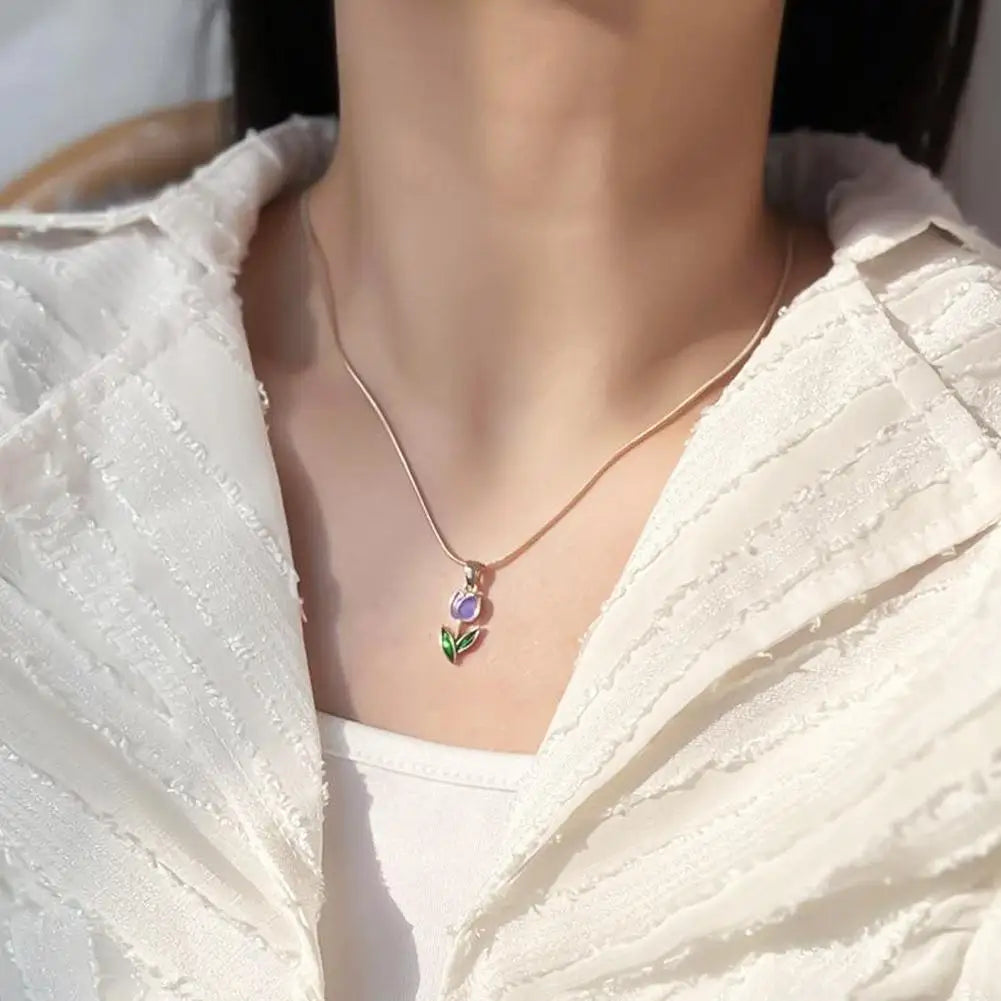 Elegant Tulip Necklace