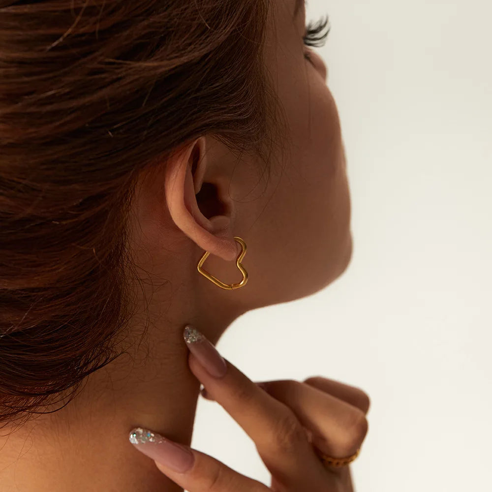 Minimalist Fashion Heart Earrings