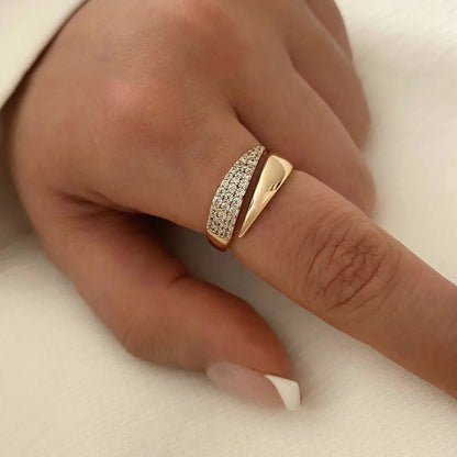 18k Elegant Curve Ring