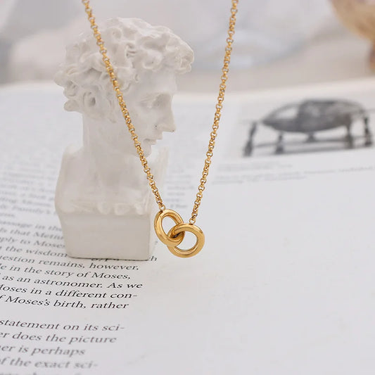 18k Interlocked Circle Necklace