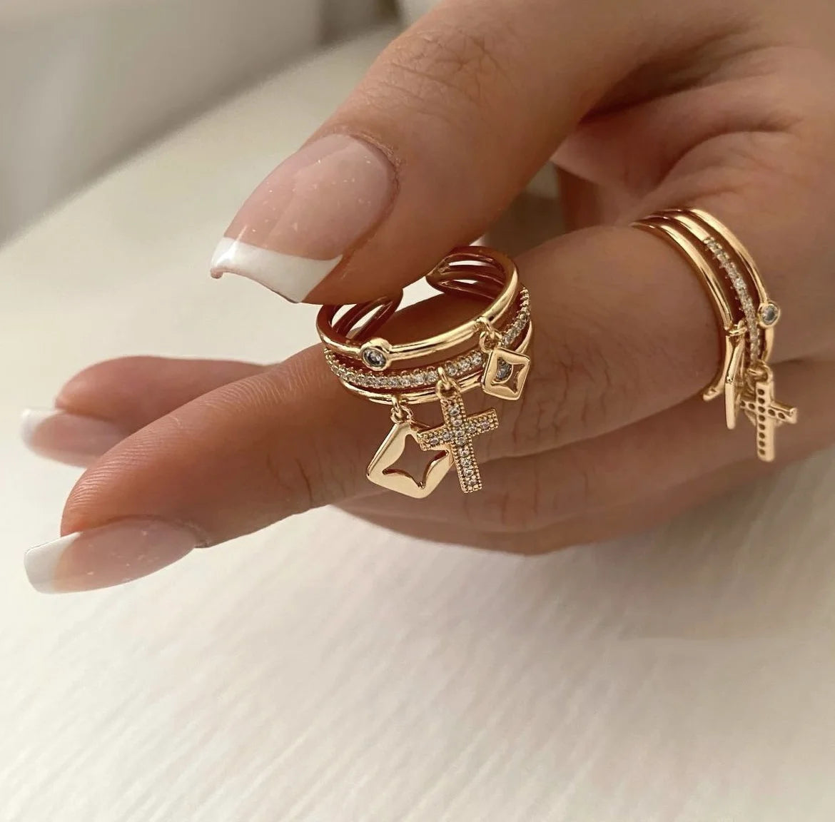 18k Cross Ring