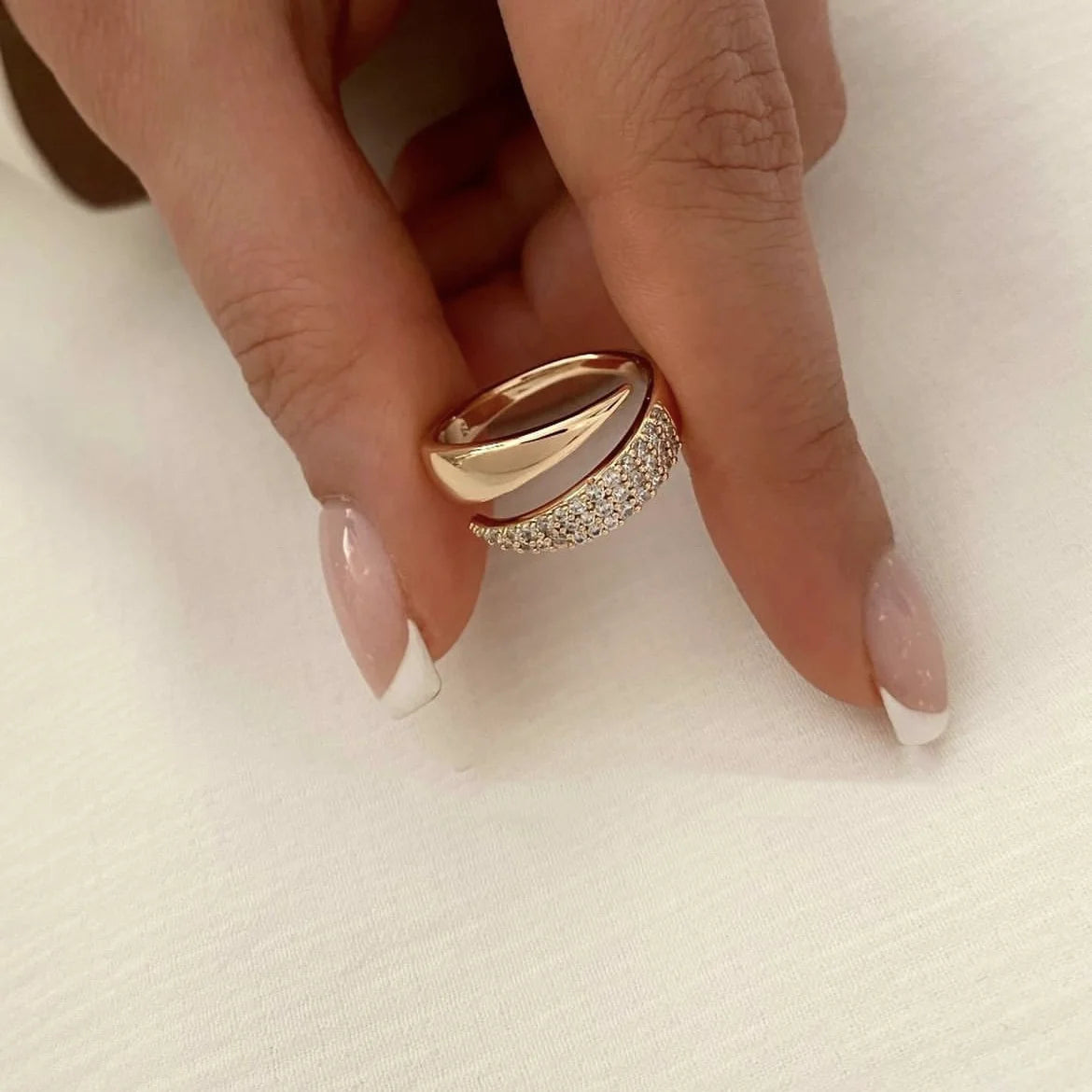 18k Elegant Curve Ring