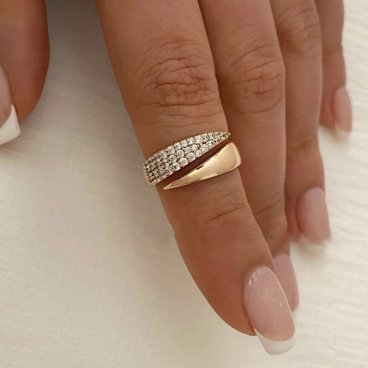 18k Elegant Curve Ring