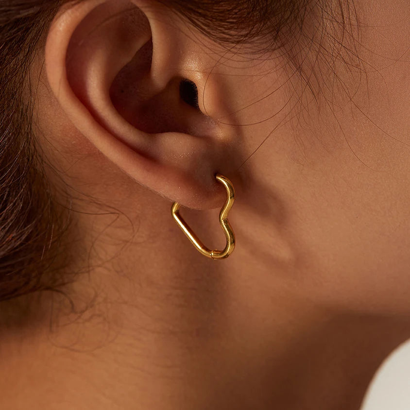 Minimalist Fashion Heart Earrings